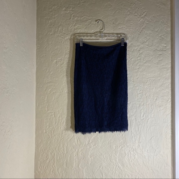 Diane von Furstenberg DVF ‘Scotia’ Navy Blue Lace Pencil Skirt Size 6 - Picture 4 of 8